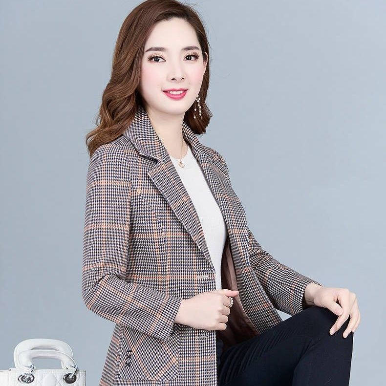 Small suit women spring and autumn 2022 new slim fit plus size fashion middle-aged mother's short retro suit jacket