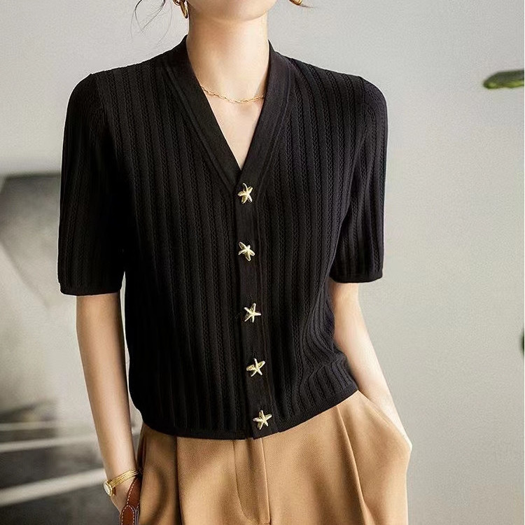 Ice silk short-sleeved t-shirt women's 2023 new small V-neck high-quality knitted cardigan short section slimming top
