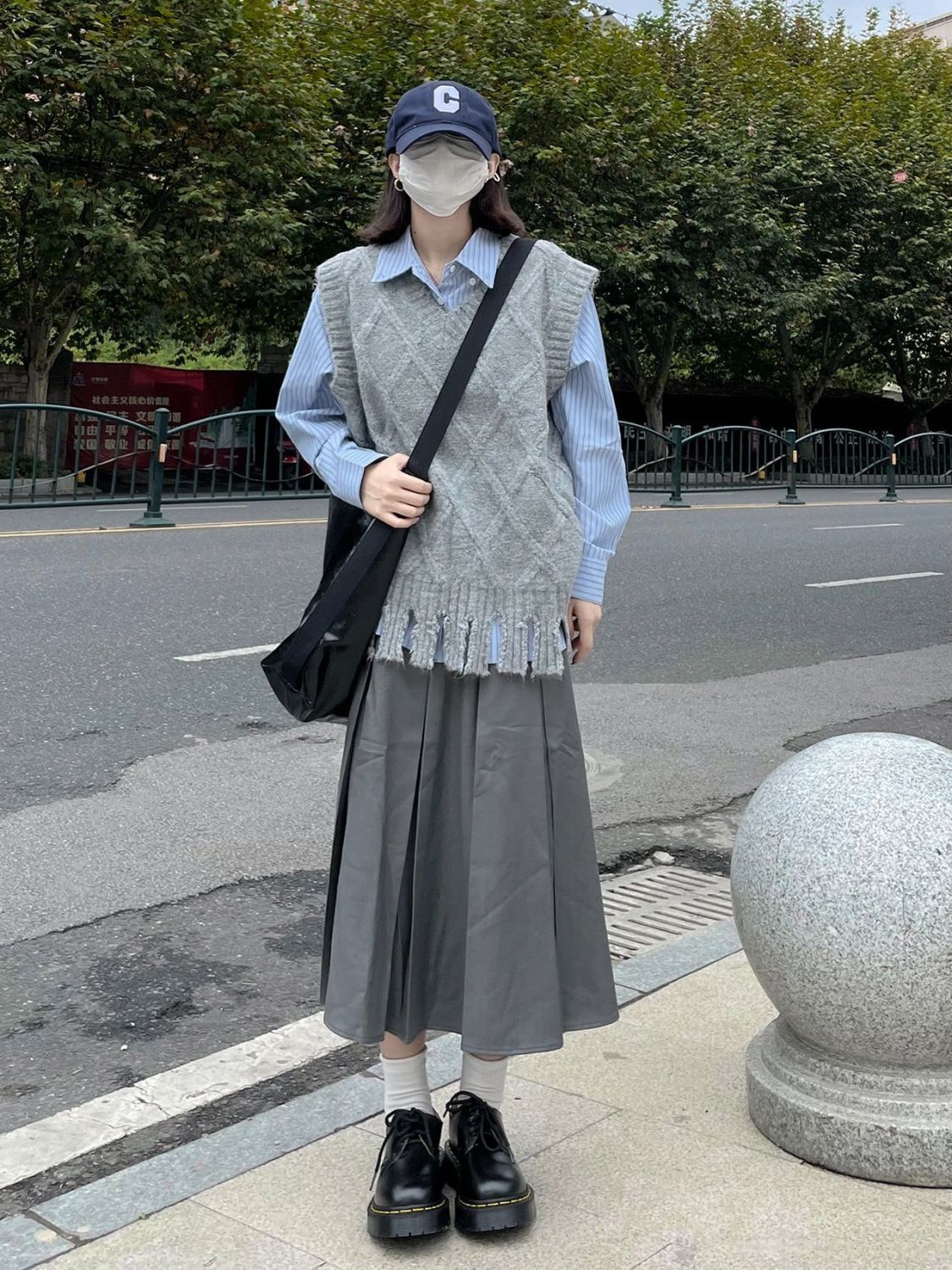 兩件套裝學院風春秋新款針織毛衣疊穿馬甲女設計感小眾+條紋襯衫