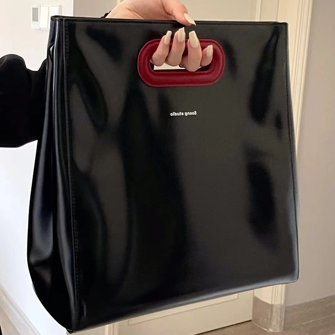 2023 new leather Messenger bag men and women class commuting portable briefcase computer bag shoulder messenger bag