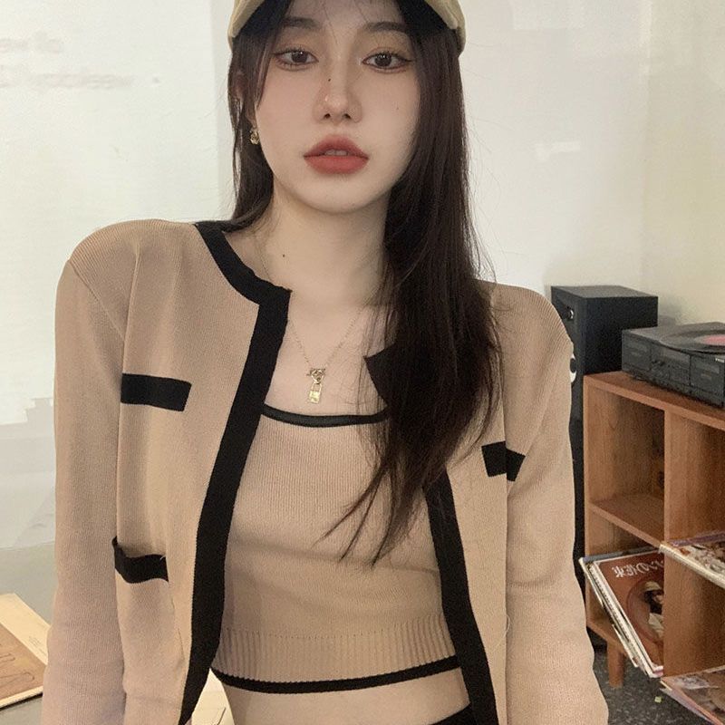 Hong Kong style suit female retro chic short cardigan jacket early autumn small vest top temperament fashion two-piece set