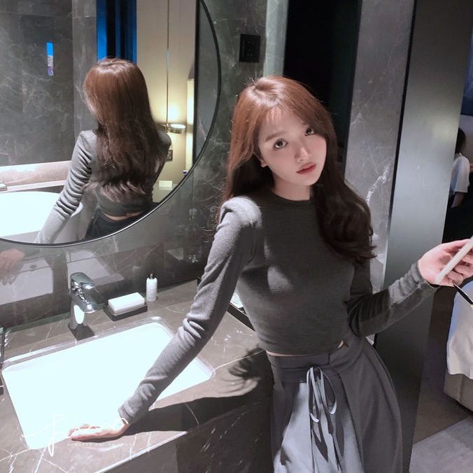 Fashion design sense slit tight short section navel t-shirt female students spring and autumn long sleeve inner bottoming shirt winter