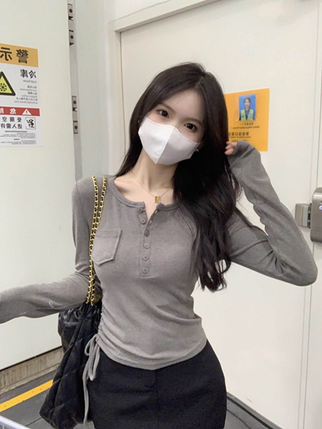 設計感修身圓領長袖t恤女秋季2023年新款顯瘦彈力內搭上衣打底衫