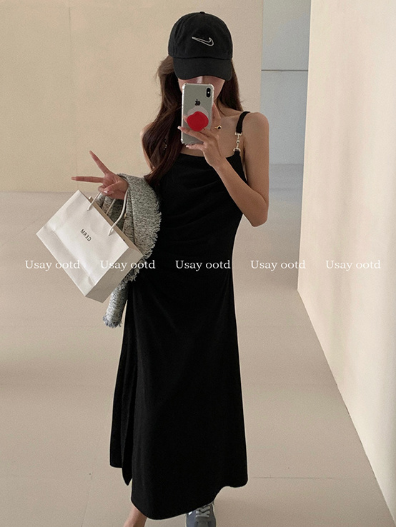 Xiaozi high-end pure-color pleated suspender dress  new temperament niche slim-fit slit waist skirt