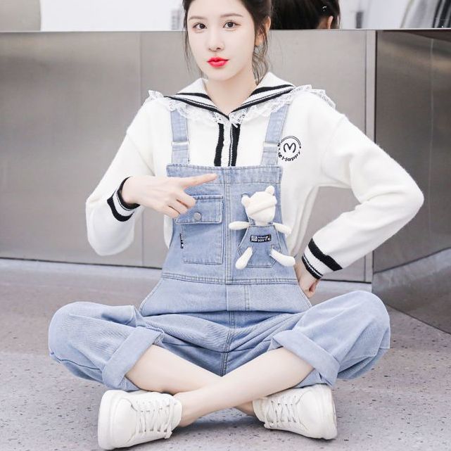 牛仔背帶褲套裝女秋冬新款寬鬆減齡高腰顯瘦體褲花邊領毛衣兩件套