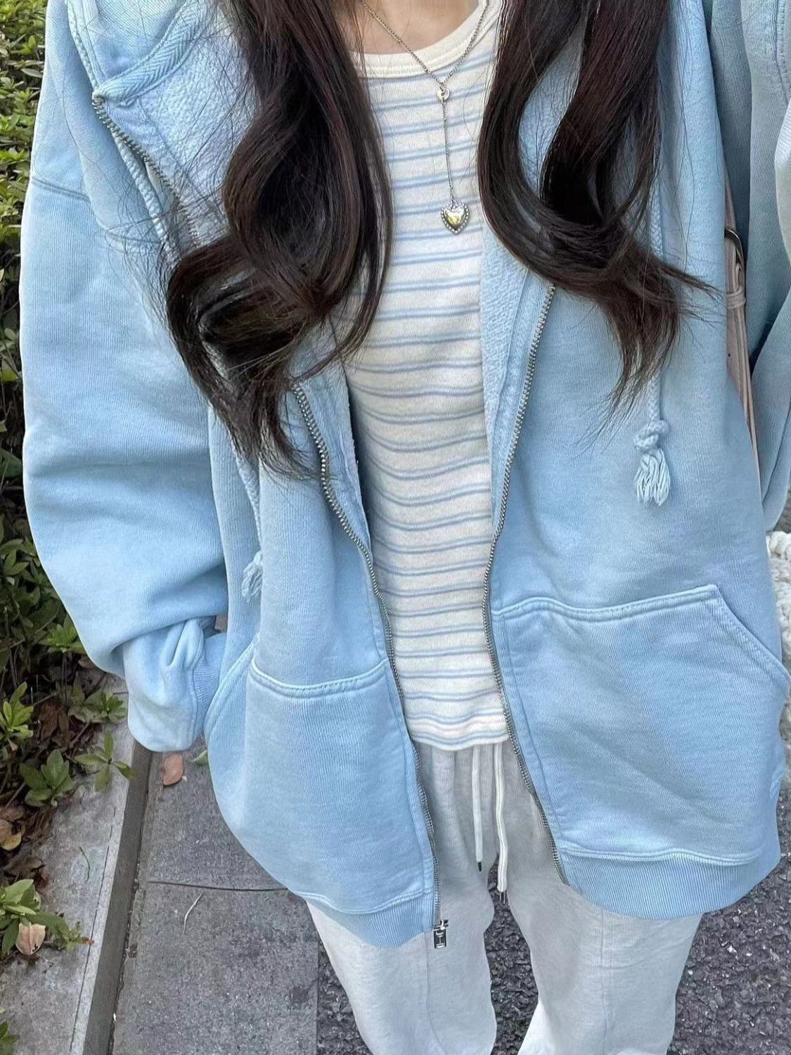 春秋季薄款奶藍色連帽衛衣外套女寬鬆慵懶風休閒顯瘦拉鏈開衫外穿