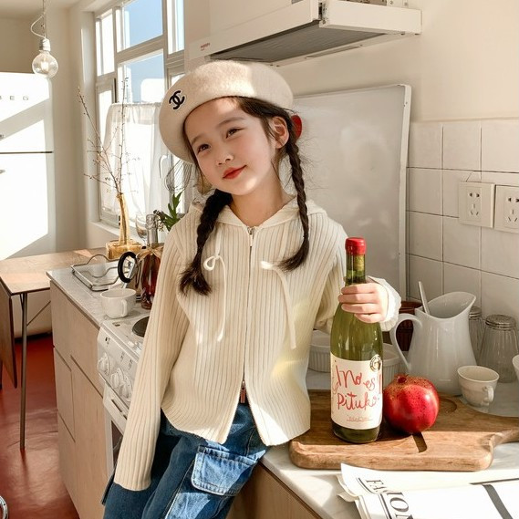 女童外套洋气2023春秋新款韩版儿童女孩毛衣拉链衫时髦针织开衫潮
