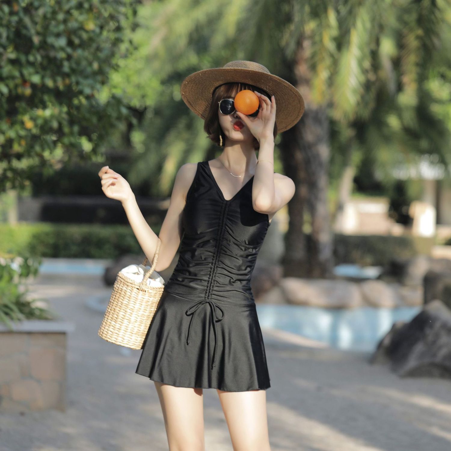 2020新款泳衣女连体保守遮肚显瘦性感学生泡温泉韩国ins风游泳衣