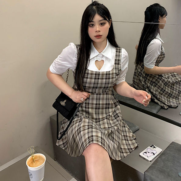 Plus size women's clothing 2022 summer new love hollow short-sleeved shirt top female fat mm suspender skirt two-piece set