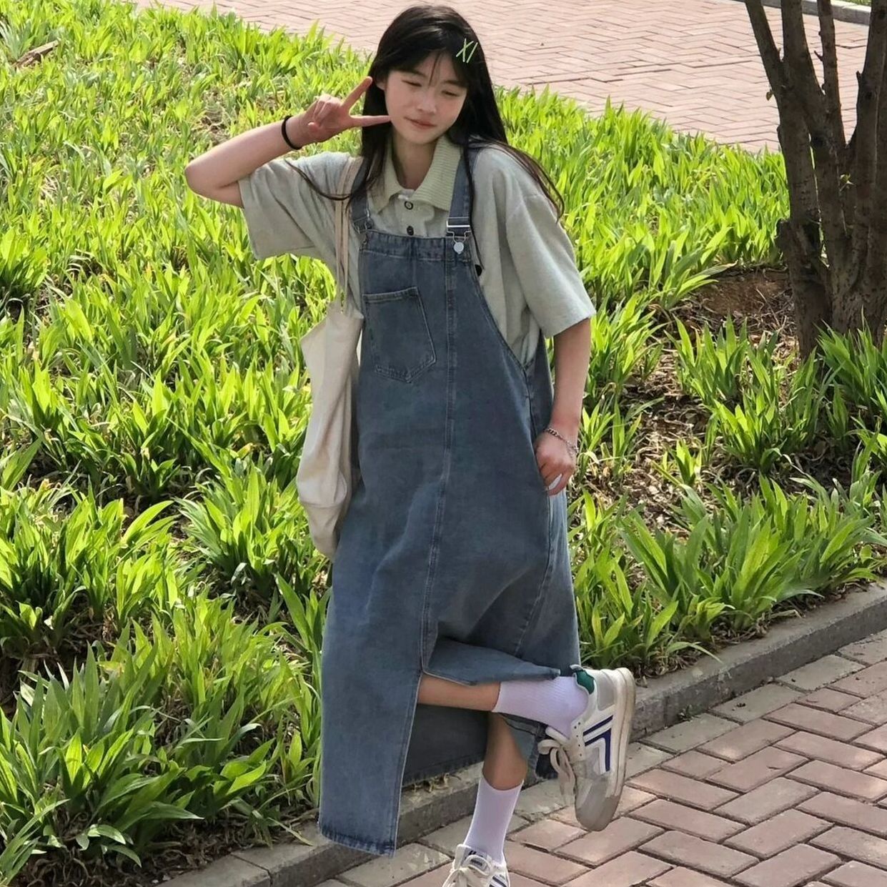 可愛日系牛仔背帶裙女夏季新款復古寬鬆小個子開叉中長款連衣裙女