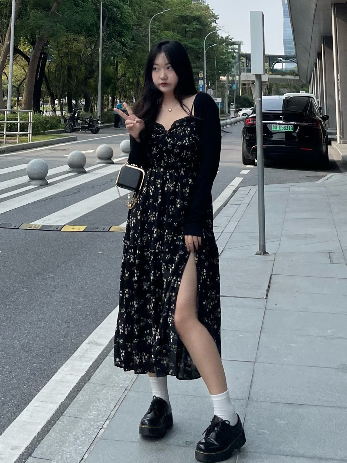 大碼女碎花吊帶裙夏季新款法式連衣裙開叉長款收腰顯瘦微胖茶歇裙