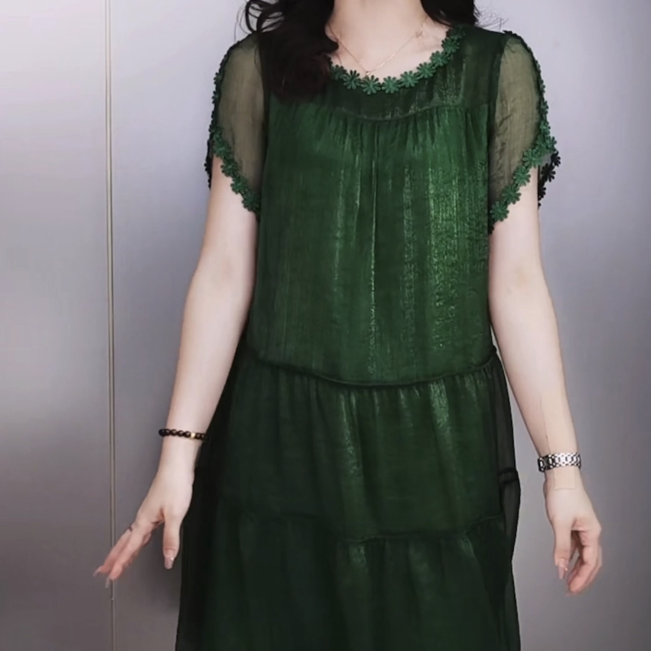 幻彩琉璃絲時尚連衣裙2023新款夏女裝洋氣小個子寬鬆顯瘦拼接裙子