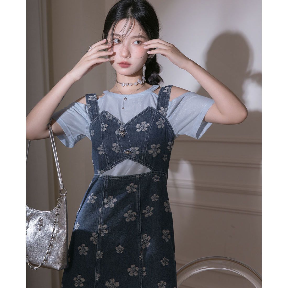 Light cooked style women's clothing Hong Kong flavor salt system wearing off-the-shoulder top blue suspender skirt two-piece suit dress female summer