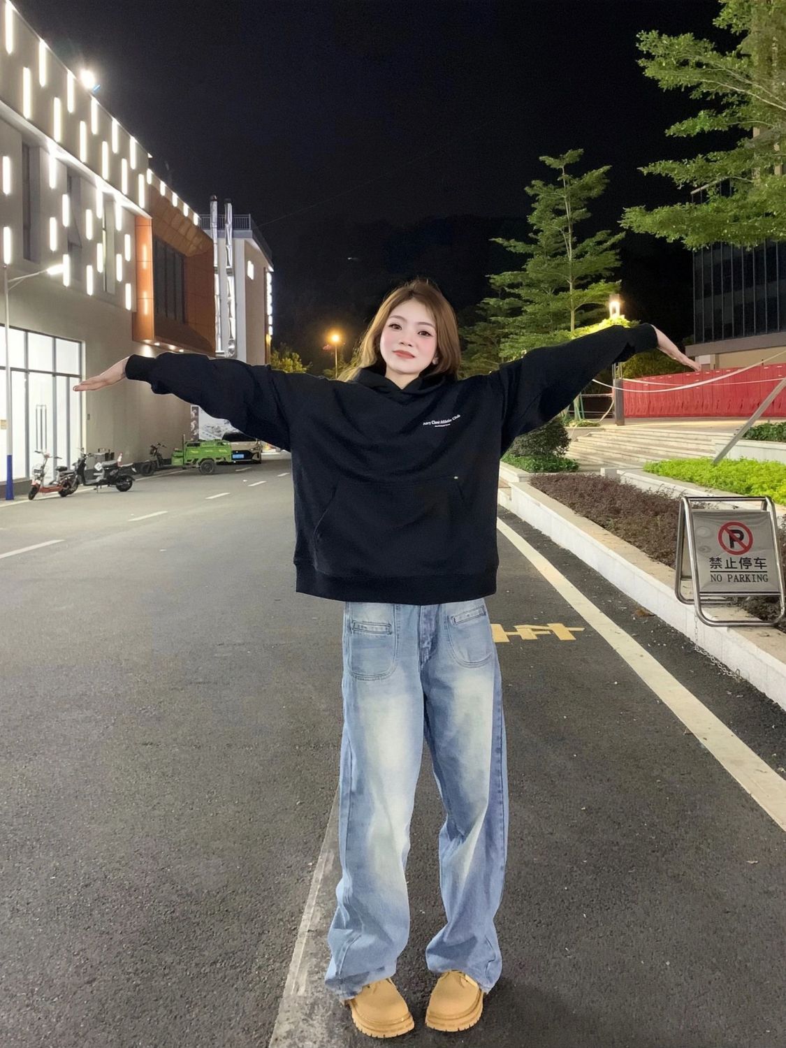 美式衛衣女外套春秋款2023新款爆款早秋季黑色寬鬆慵懶風連帽上衣