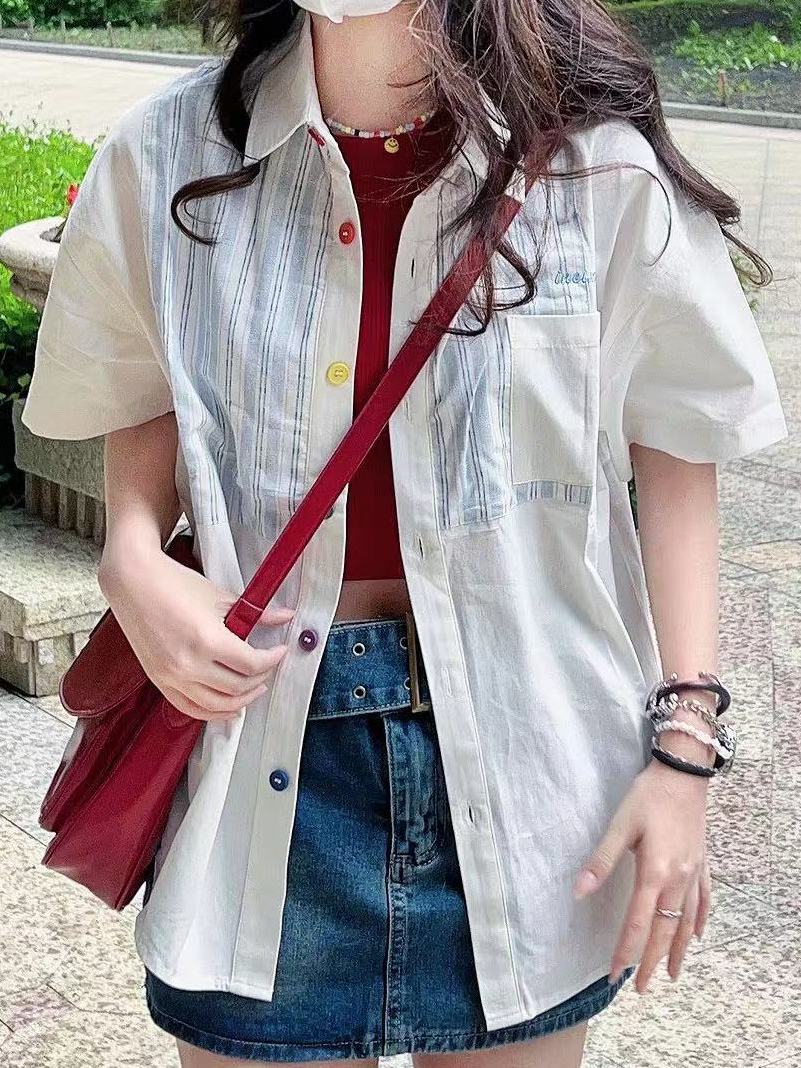 2023夏季多巴胺穿搭拼接藍白色條紋襯衫短袖女寬鬆顯瘦襯衣外穿潮