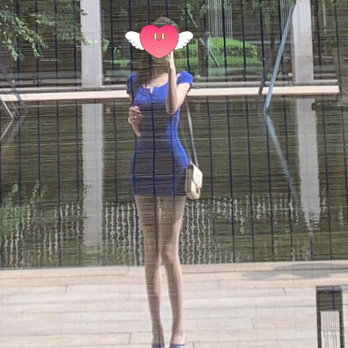 Chill Qiaoer [button du home printing and dyeing blue] simple U-neck pure desire bag hip waist waist slim short-sleeved dress