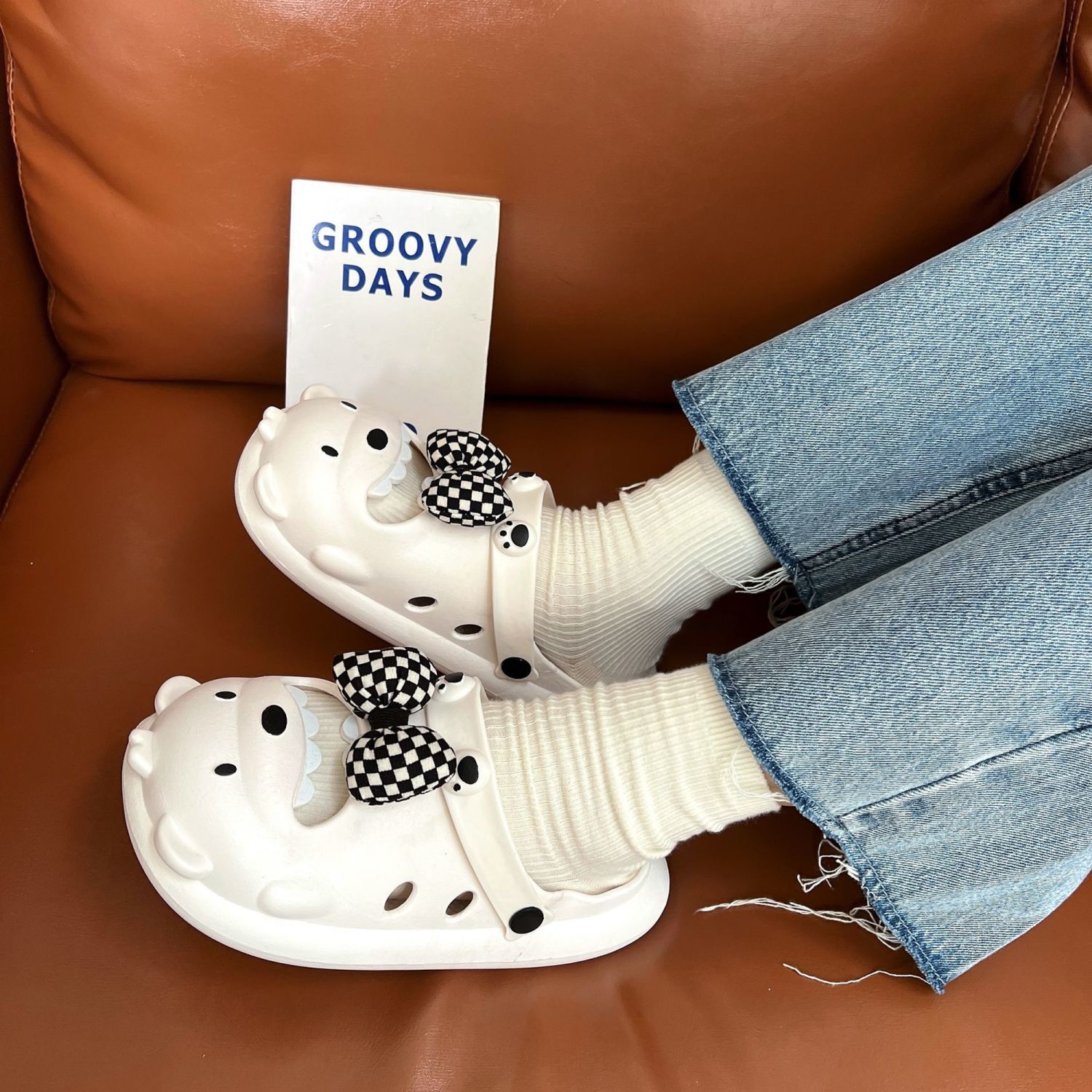 Slippers for women to wear outside, 2022 new model for going out and home, non-slip, student internet celebrity ins hot style, street-friendly and good-looking