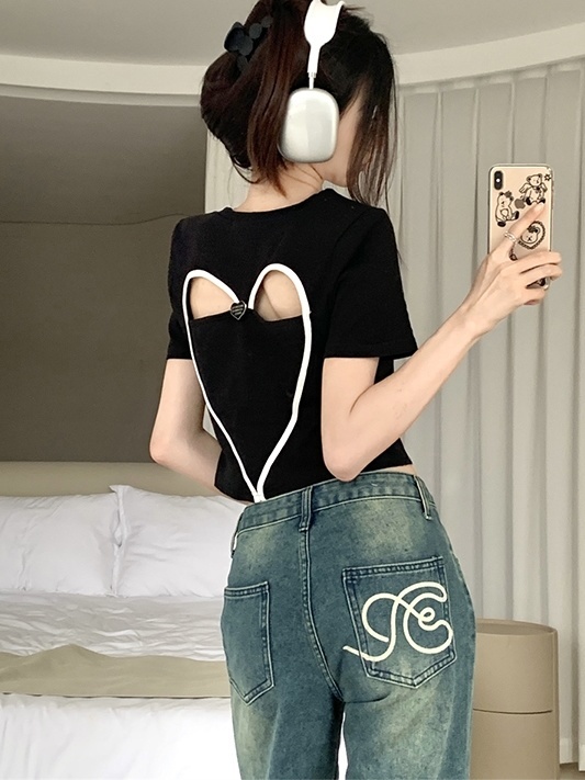 Hollow love short-sleeved T-shirt women's summer Korean version 2023 new design sense short waist slimming thin top