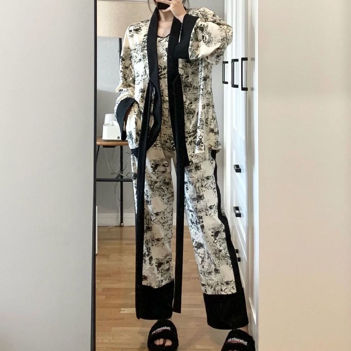 Chinese style ink printing long-sleeved pajamas women's spring and autumn new high-end suspenders nightgown trousers kimono home suit