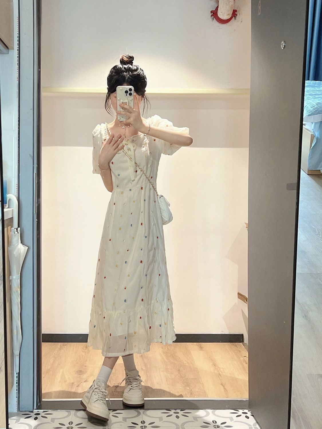 Summer new French high-end milk sweet floral dress gentle and beautiful waist slim puff sleeve dress for women