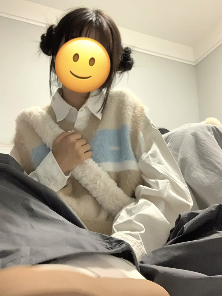 美拉德仿貂毛v领条纹针织衫背心马甲毛衣女学生+长袖衬衫两件套装