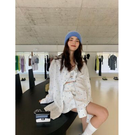 Three-piece suit shirt shorts linen suit women's summer style 2023 new design sense niche two-piece suit foreign style