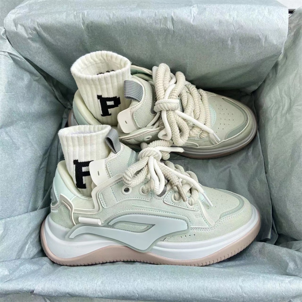 Casual Platform Bread Sneakers Unisex For Women Casual Shoes_voghion.com