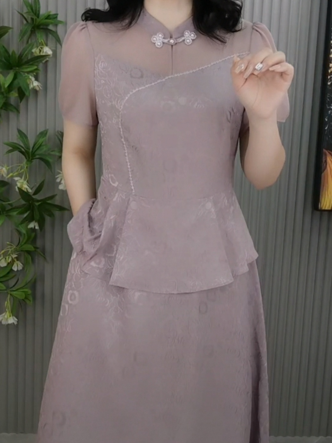 Cloud brocade improved cheongsam dress 2023 new summer short-sleeved women's high-end temperament slim stitching long cheongsam
