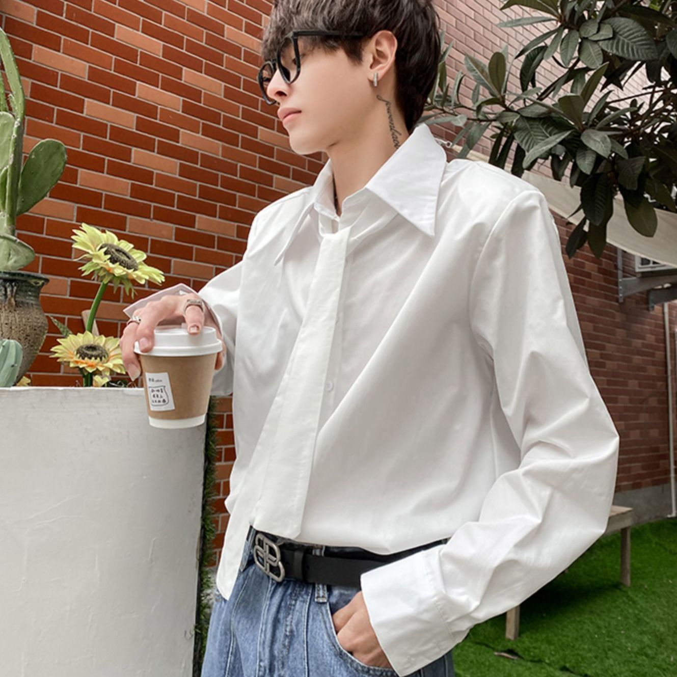 Long-sleeved white shirt men's design sense niche Korean version loose all-match handsome casual new solid color bow tie shirt trendy
