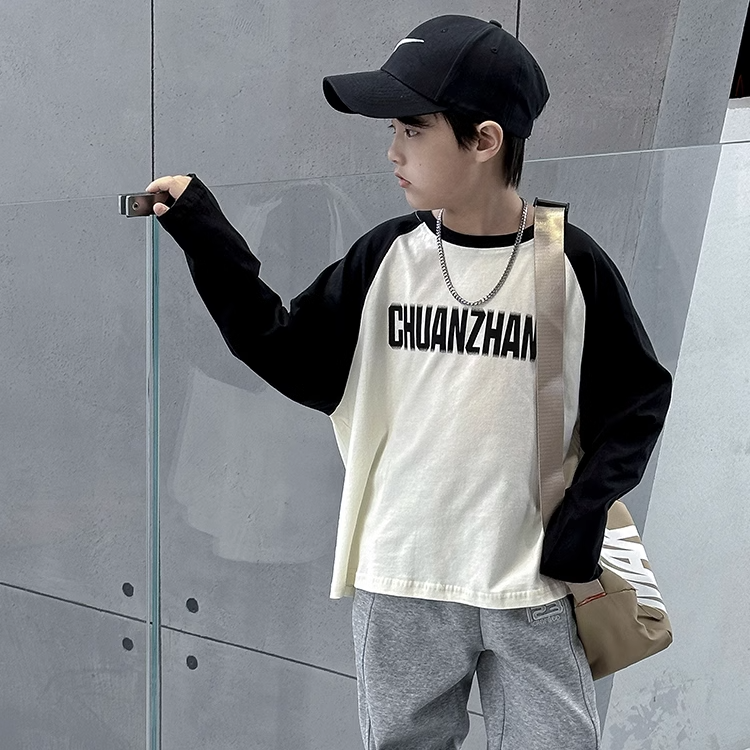 100% cotton boys' long-sleeved T-shirt spring and autumn 2023 new letter raglan Korean medium and large children's baby style