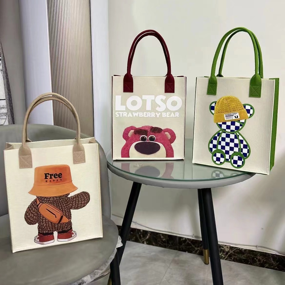 New contrasting color bear felt bag handbag cartoon birthday 100-day banquet souvenir printed shopping bag small tote bag