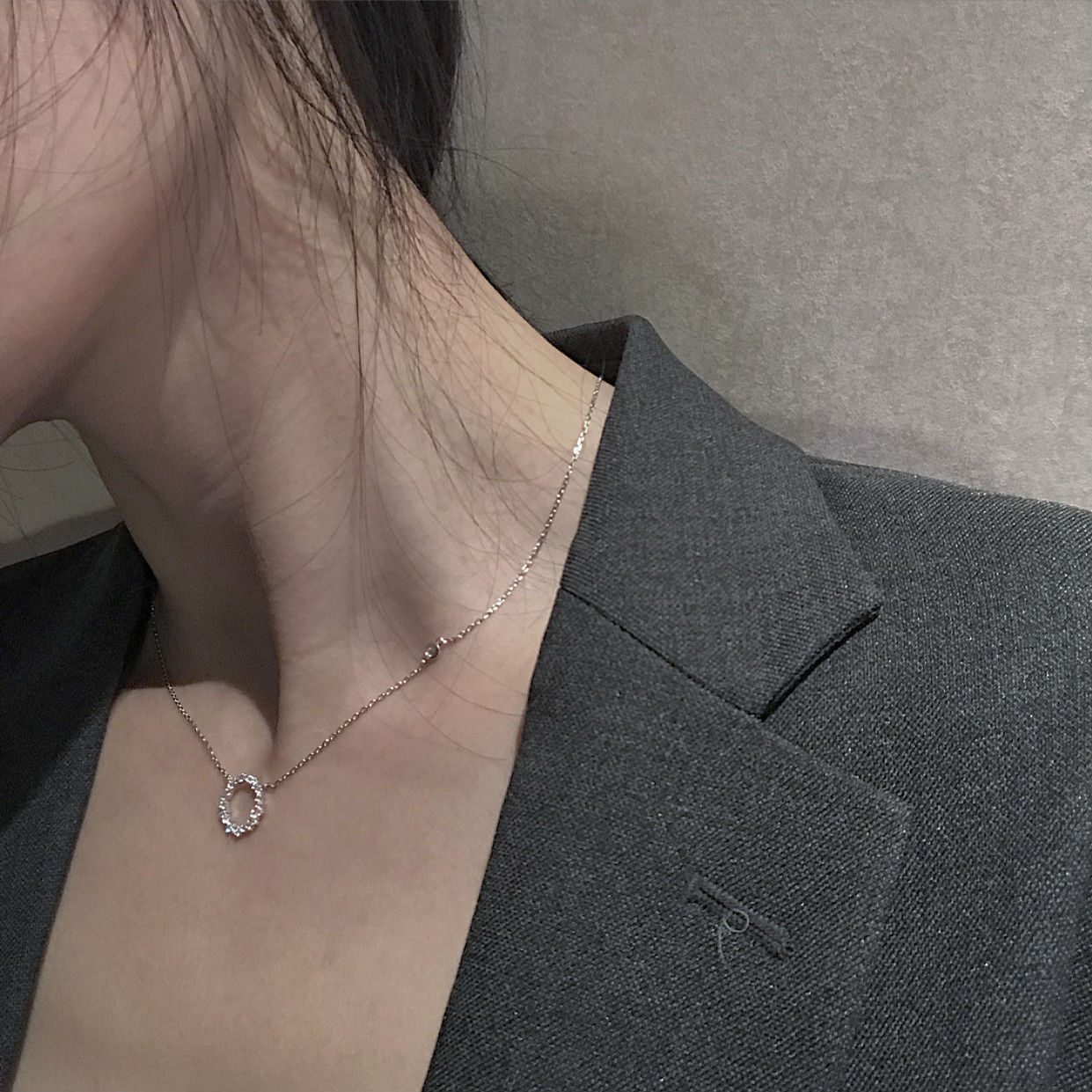 Micro-inlaid zircon geometric crescent necklace female Korean version simple trendy student collarbone chain female bestie lover birthday gift