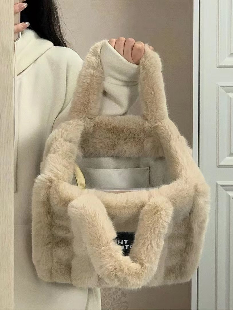 2022 Winter New Cute Plush Handbag Large Capacity Casual Versatile Shopping Commuter Crossbody Tote Plush Bag