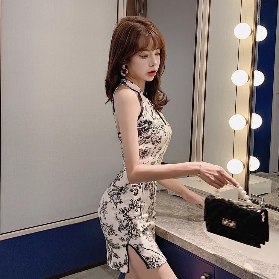 Improved version of cheongsam Republican style Miss 2022 the latest hanging neck sleeveless slim dress elegant cheongsam