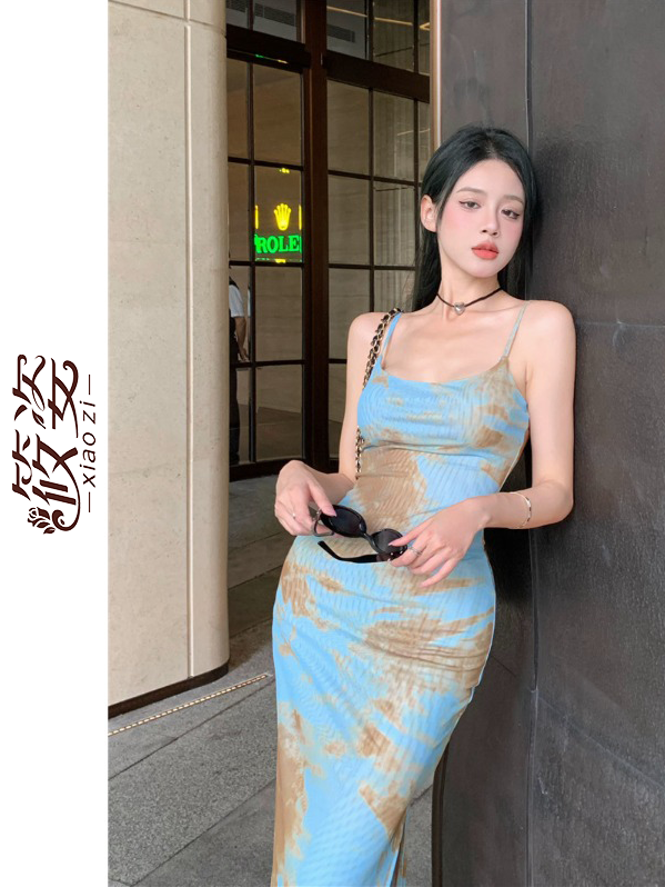 筱姿法式修身吊帶連衣裙女顯瘦印花抹胸背心長裙2023新款氣質裙子