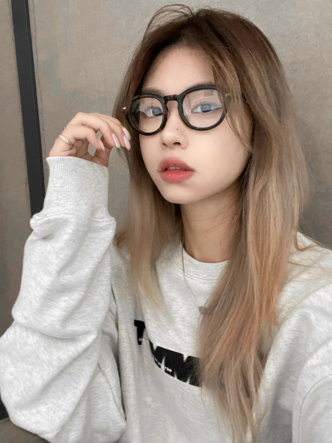 美式時尚字母印花白灰色無帽衛衣女秋冬寬鬆套頭圓領長袖上衣ins