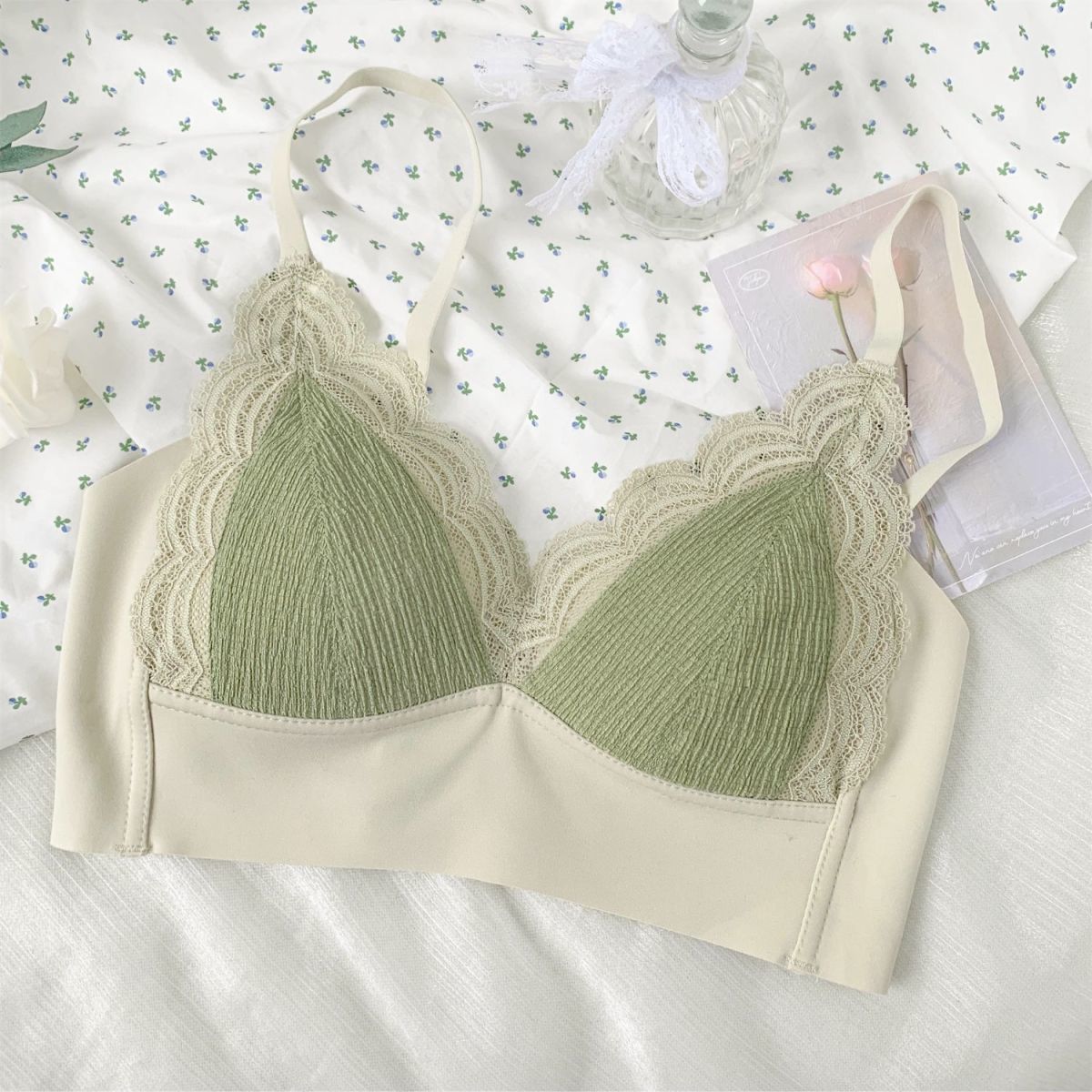Green field garden~summer French lace mood bra modal seamless thin section big chest showing small chest underwear women