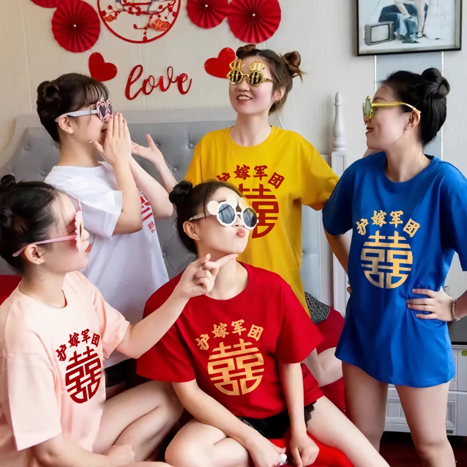 送嫁姐妹裝2023新款伴娘服糖果色姐妹裝寬鬆短袖T恤女伴郎上衣服
