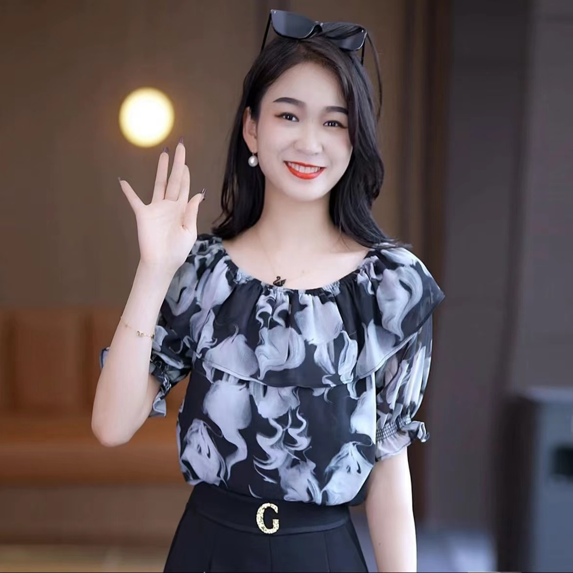 時尚百搭一字肩印花上衣2023夏新款荷葉邊洋氣水墨暈染半袖襯衫女