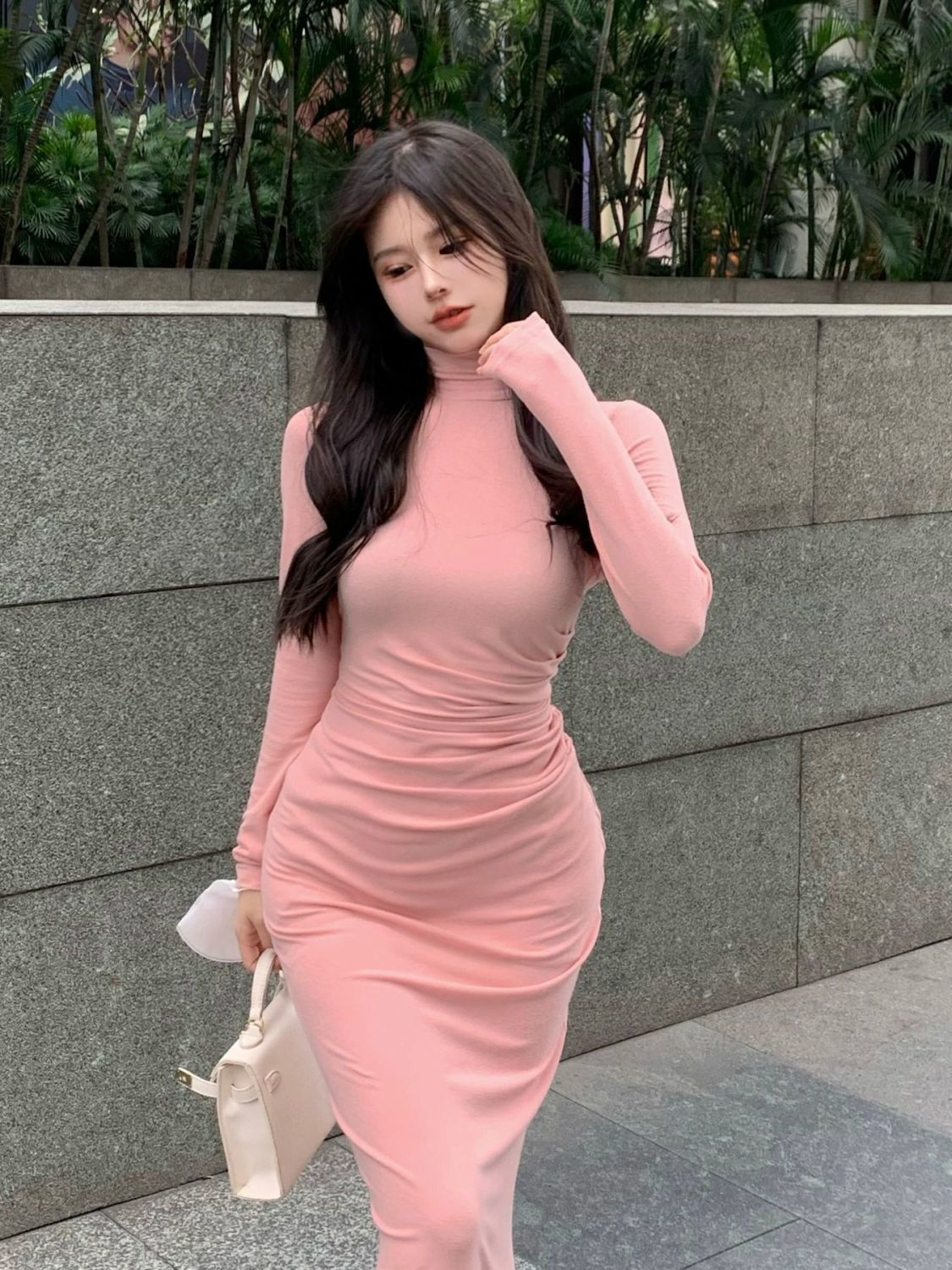 Xiaozi half-high collar sexy long-sleeved pink dress with pleats, high waist and slim mid-length wrap hip skirt  new