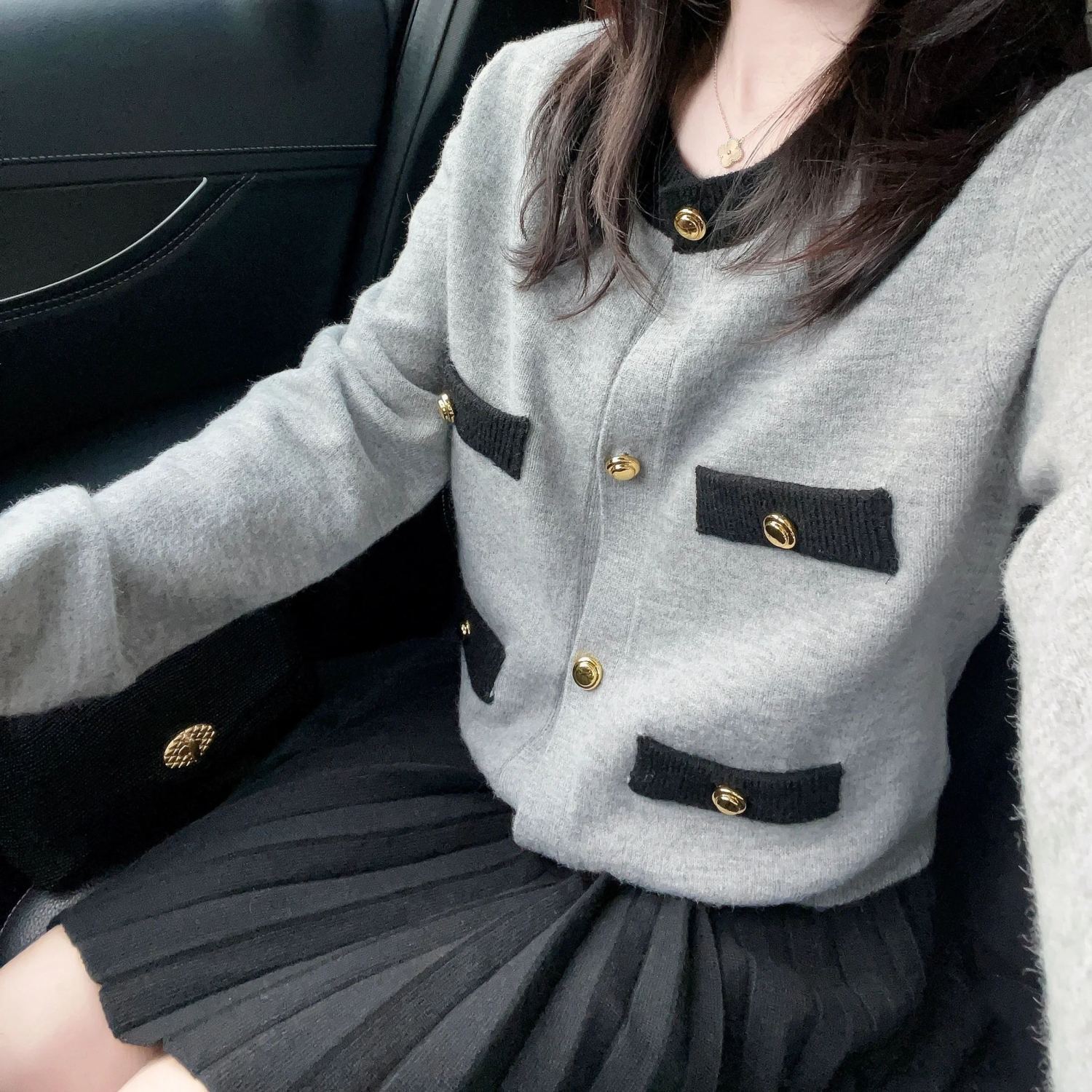 Xiaoxiangfeng knitted cardigan suit for women, autumn temperament, long-sleeved sweater jacket, high-waist slim pleated skirt, trendy