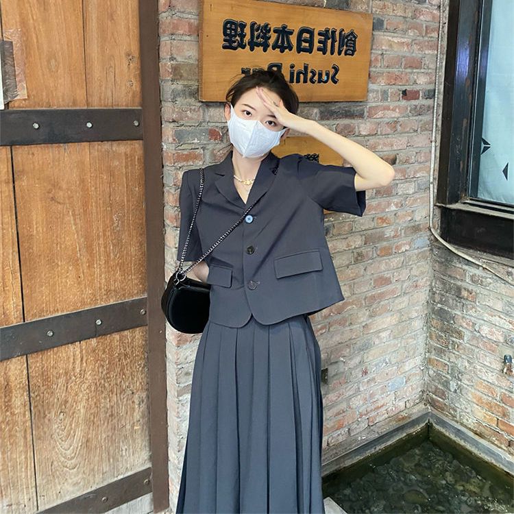 短袖西裝外套女套裝夏季2023新款休閒時尚小個子百褶半身裙兩件套