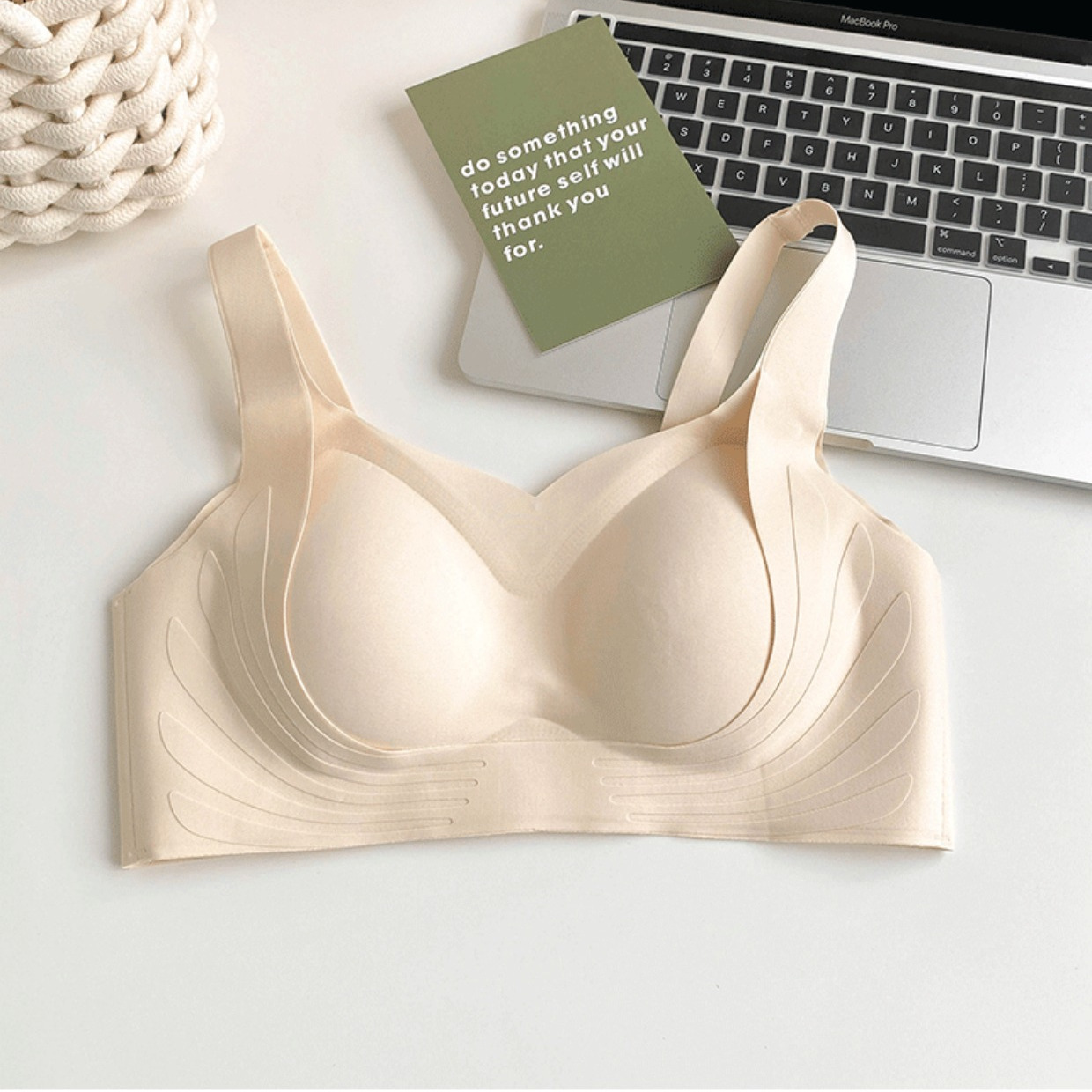 The story of the flower season seamless underwear women's small chest gathered no steel ring anti-sagging lifting soft support comfortable bra