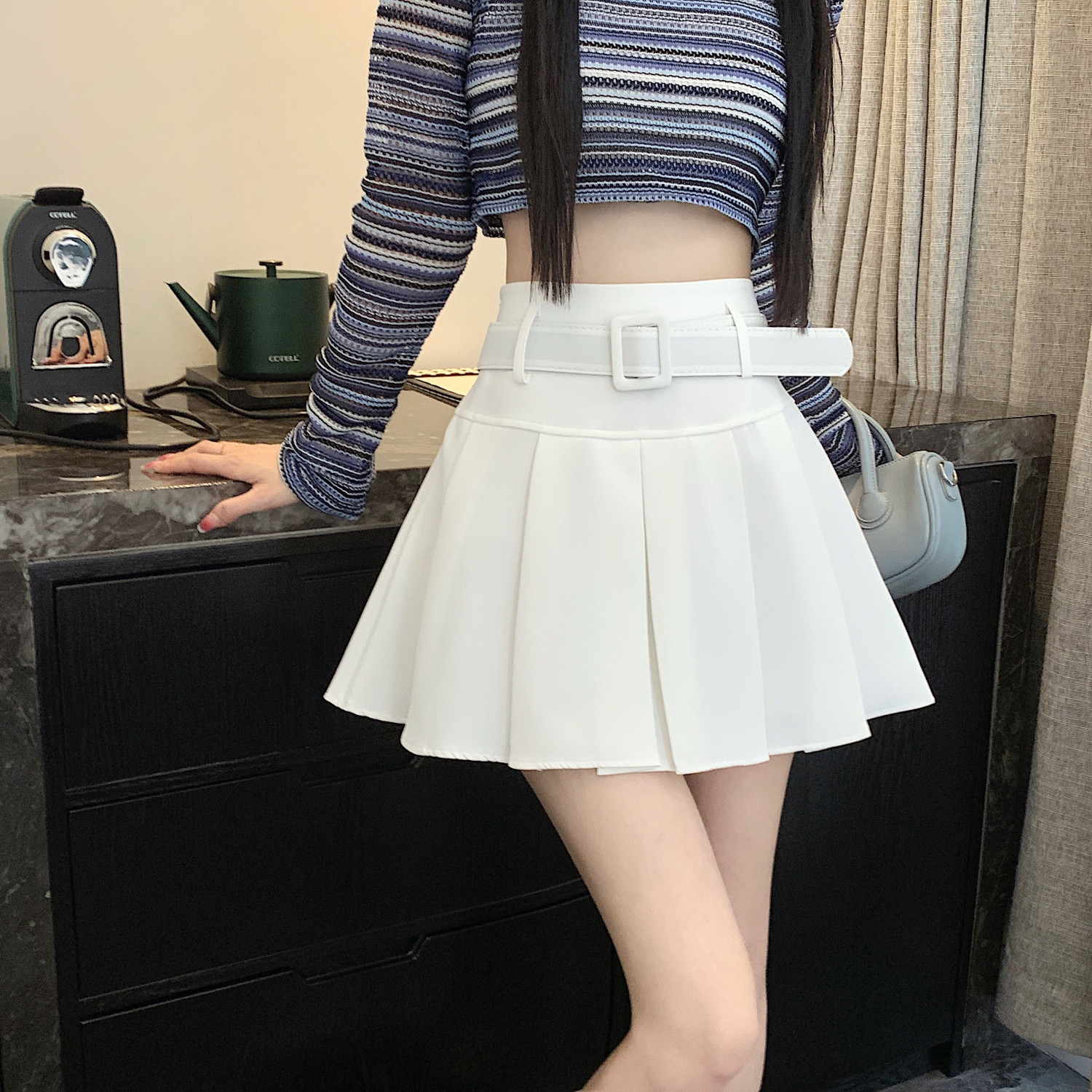 Paired with belt pleated skirt, high waisted and slim A-line half length skirt, versatile and anti glare short skirt, Korean version, hip wrap skirt for children