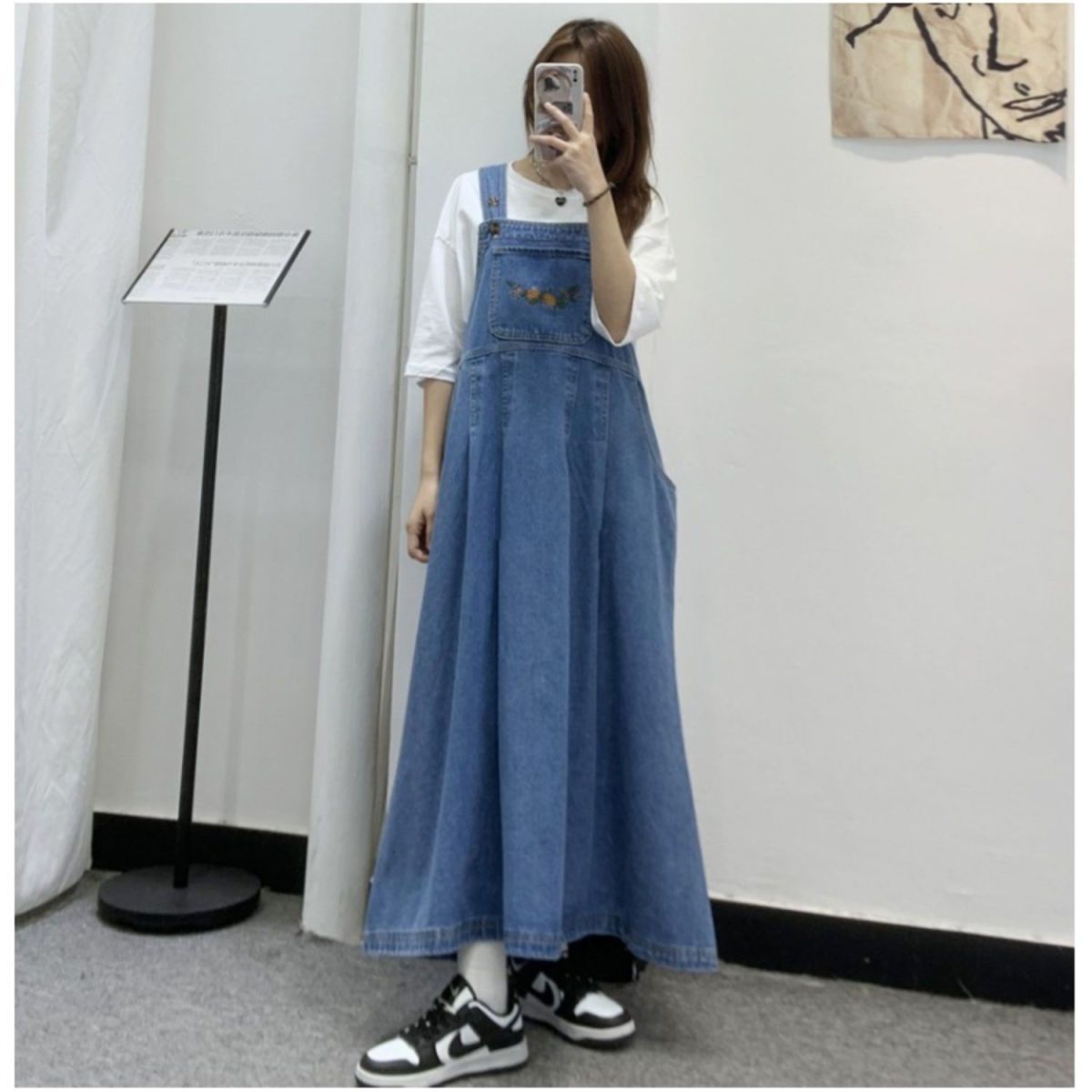 Embroidered denim suspender skirt women's  summer new Korean version loose design sense niche big swing dress dress