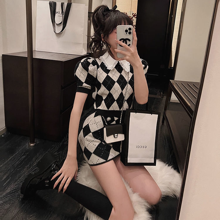 Stitching doll collar short-sleeved knitted top women's high waist bag hip skirt summer new small fragrance two-piece suit