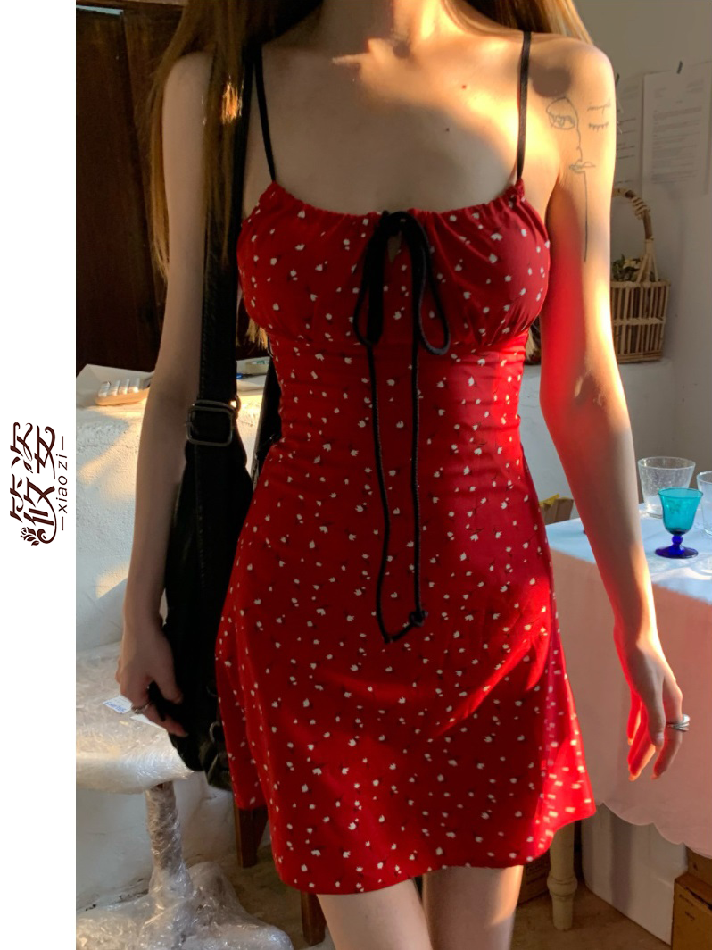 筱姿紅色海邊度假風碎花吊帶裙連衣裙女辣妹收腰顯瘦綁帶短裙子潮