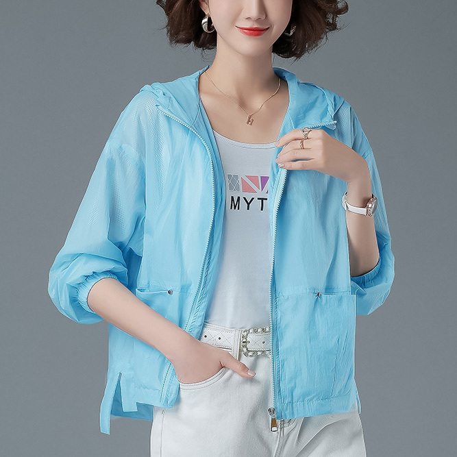 Sunscreen clothing women's new summer middle-aged mother's thin short coat Korean version loose breathable sunscreen clothing tide