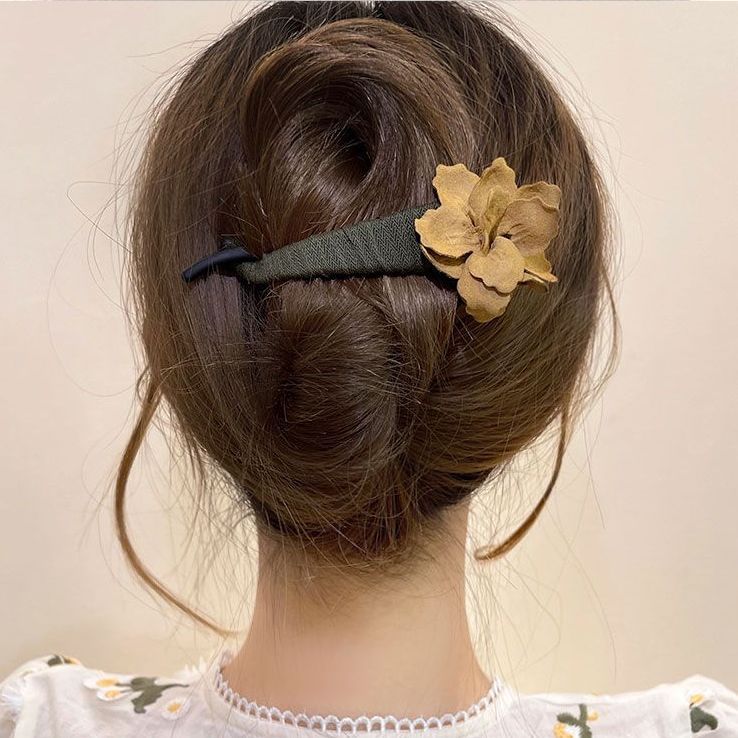 Flower twist hair clip for the back of women's head, temperament, one-word grab clip, shark clip, high-end hair clip, hair accessory