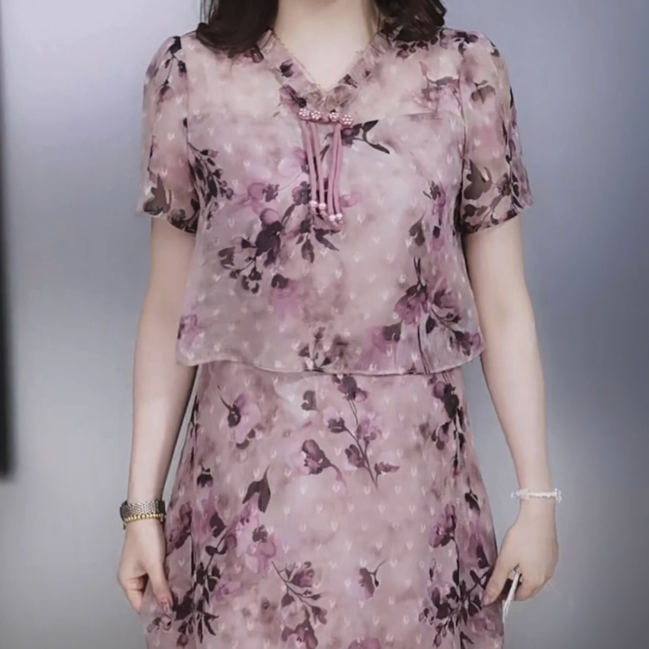 高檔輕雲絲假兩件連衣裙2023新款夏季女洋氣年輕減齡顯瘦印花裙子